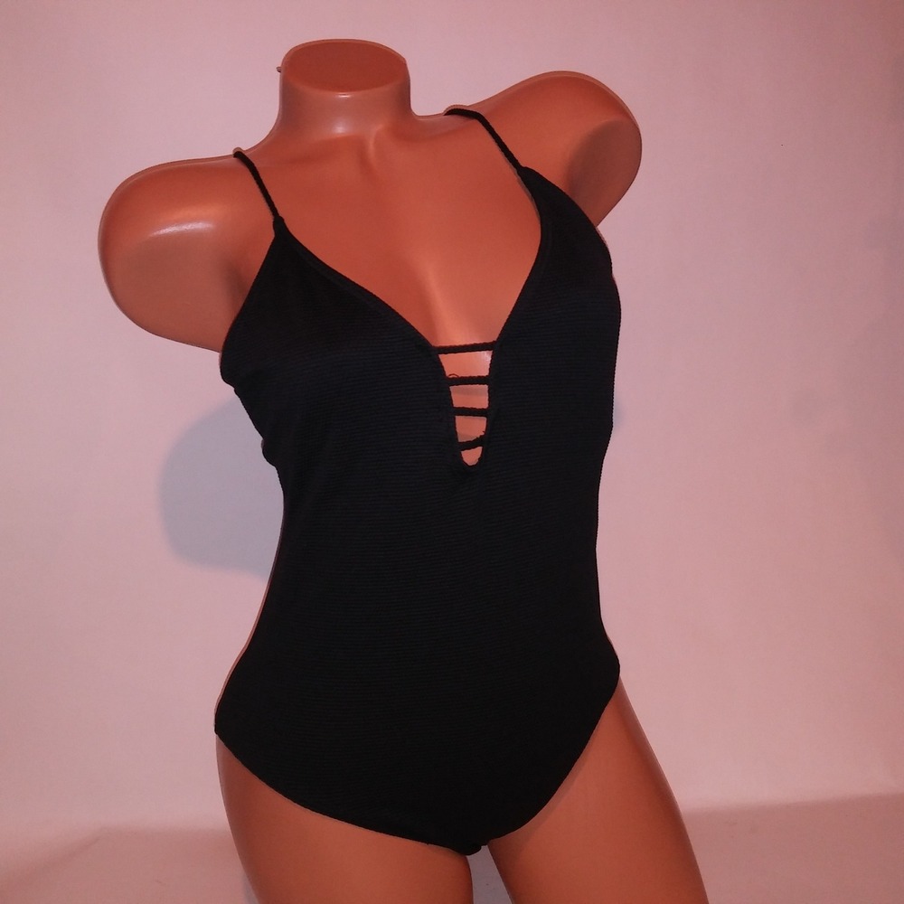Cikada One Piece Swim Size 12 Black Solid Textured Wireless